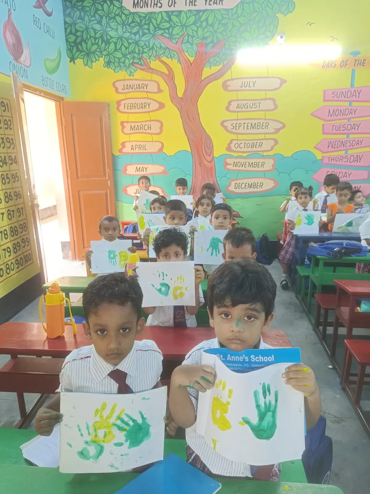 Artwork in NUR LKG UKG class walls - 492535203_556122054199389_7137327805946755151_n.webp