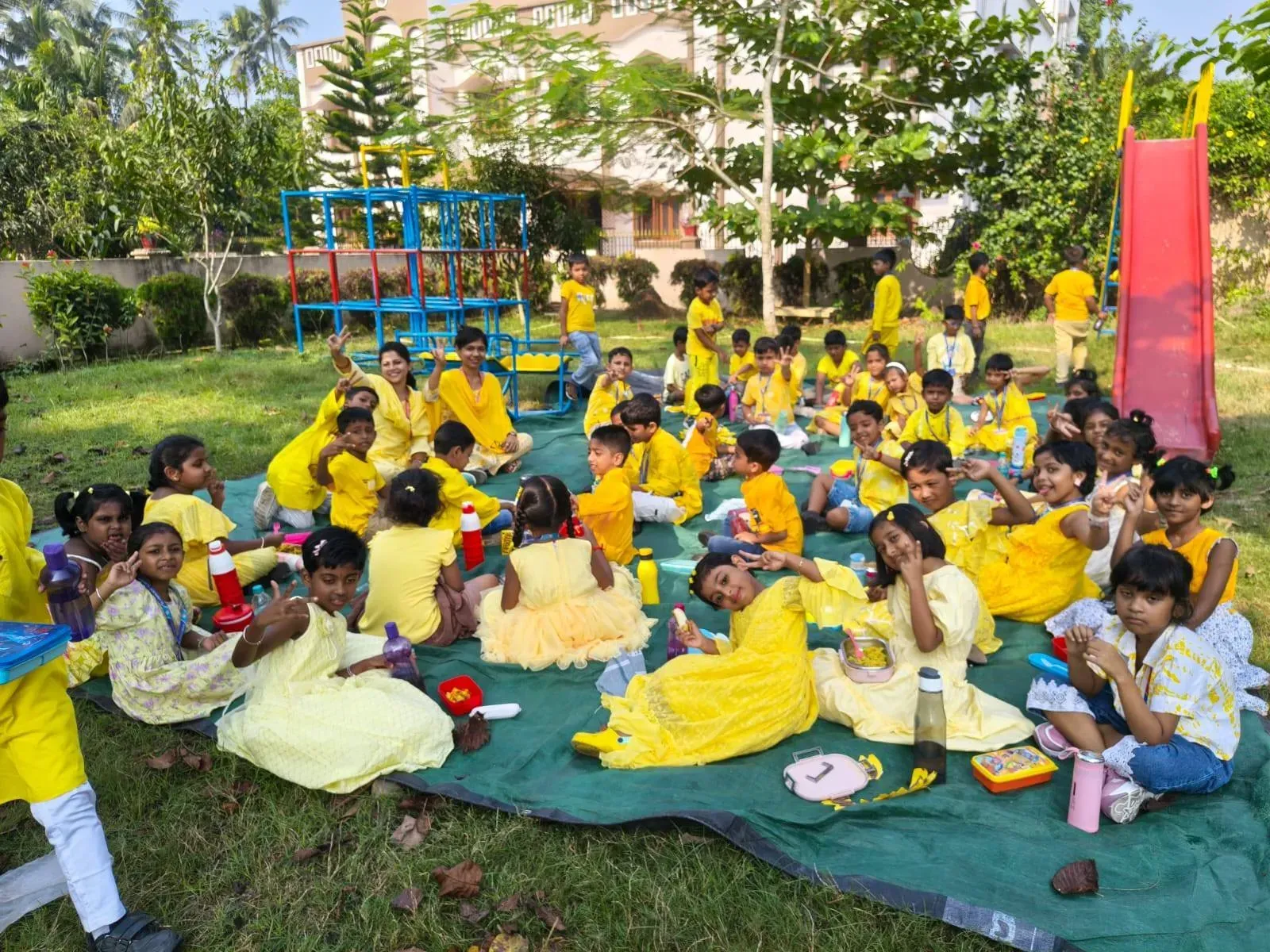 Yellow day celebration - 571158046_700940069717586_4724454293702546995_n.webp